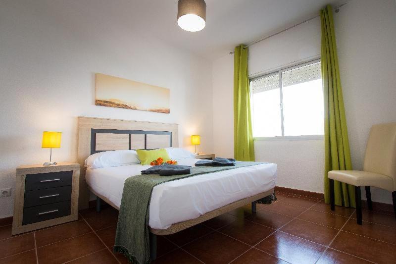 Holidays2Torremolinos Apartamento De 3 Dormitorios Con Terraza Y Piscina Comunitaria Стая снимка