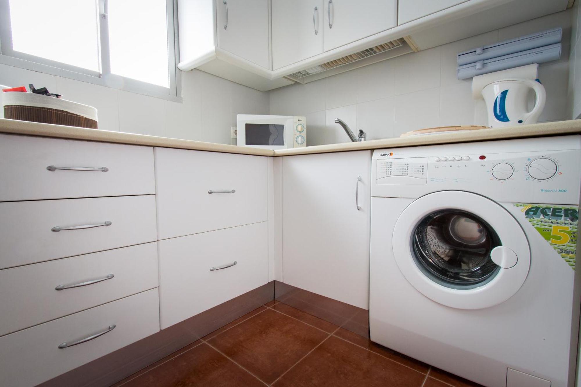 Holidays2Torremolinos Apartamento De 3 Dormitorios Con Terraza Y Piscina Comunitaria Екстериор снимка