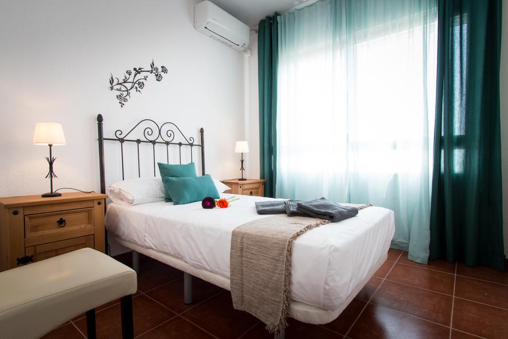 Holidays2Torremolinos Apartamento De 3 Dormitorios Con Terraza Y Piscina Comunitaria Екстериор снимка