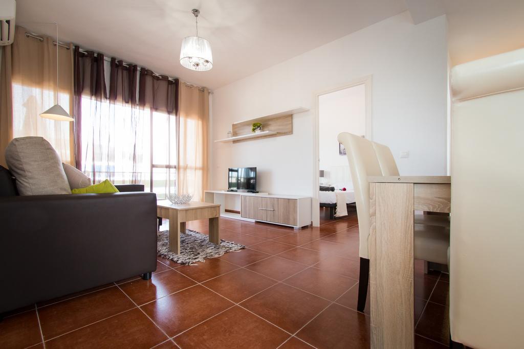 Holidays2Torremolinos Apartamento De 3 Dormitorios Con Terraza Y Piscina Comunitaria Екстериор снимка