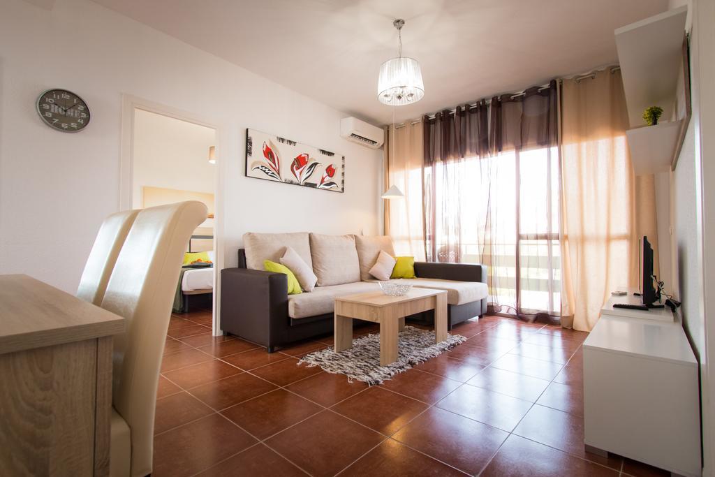 Holidays2Torremolinos Apartamento De 3 Dormitorios Con Terraza Y Piscina Comunitaria Екстериор снимка